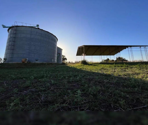 Campo En Venta - 2 Dormitorios 1 Baño - 23.900mts2 - Lobos