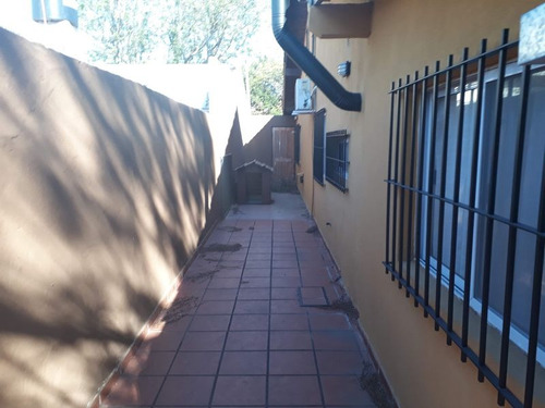 Imagen 5 de 11 de Casa Chalet En Venta C/parque Pileta, Gelpi 1600 Ituzaingo Toma Menor Valor