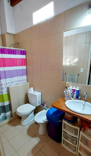 Imagen 10 de 15 de Casa De Pasillo Con 2 Dormitorios, 2 Baños Y Patio En Pleno Barrio Martin