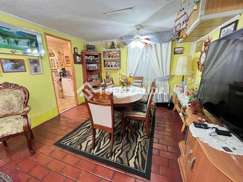 Casa En Venta De 2 Dorm. En Quilicura