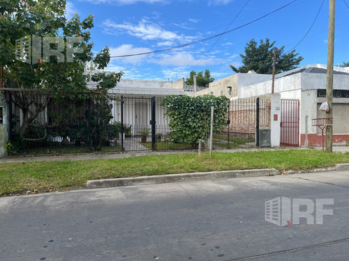 Venta Casa 3 Ambientes  - Don Bosco, Quilmes