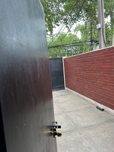 Excelente Casa Ubicada En Plena Av.jose Pedro Alessandri