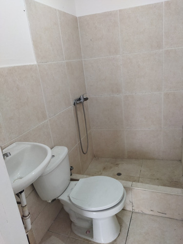 Imagen 11 de 25 de Minidepartamento En San Borja, Departamento En San Borja, Departamentos En San Borja, En Avenida Rosa Toro Cuadra 9 Cruce Con Canada Cuadra 35, Excelente Zona Comercial Todo A La Mano
