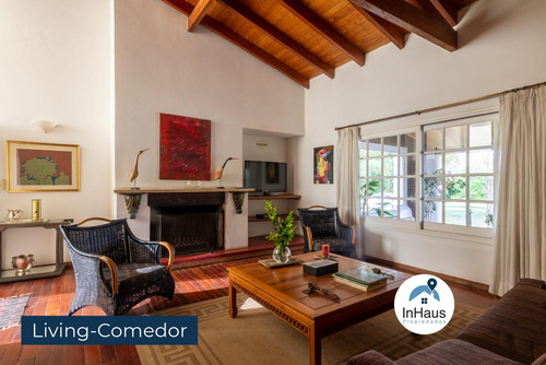 Casa De Categoría A Pocas Cuadras Del Centro De Villa General Belgrano