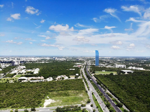 The Sky, Oficinas Y Consultorios En El Primer Rascacielos De Mérida, En Venta