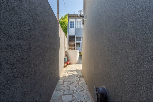 Imagen 13 de 21 de Casa En Ph 3 Dormitorios C Depto Venta La Plata