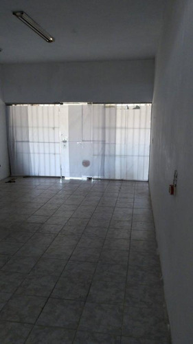 Casa Un Dormitorio Con Locales .
