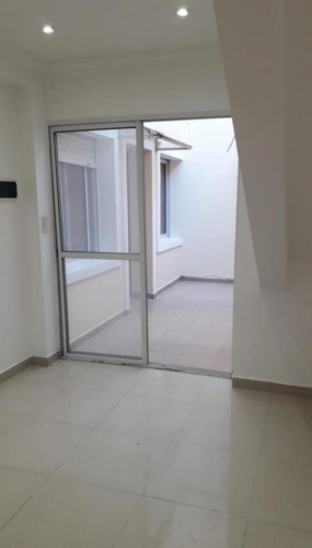 Imagen 7 de 14 de Ph 2 Ambientes, Con Patio Reciclado A Nuevo. Sin Expensas -
