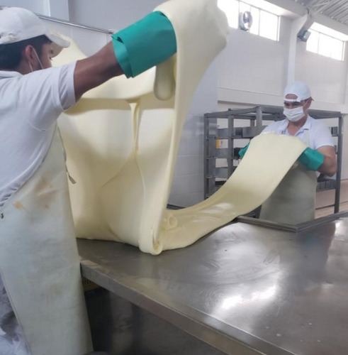 Imagen 4 de 9 de Hiladoras O Malaxadora Para Queso Doble Crema Y Mozarella