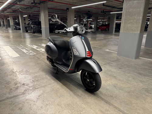 Vespa 300 Gts Super Hpe Scooter