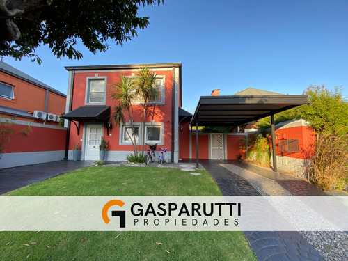 Casa En Venta En Barrio Privado Septiembre, Con Pileta!