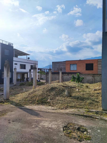 N.m Parcela En Venta En Arjona, Urbanización Valle Arriba
