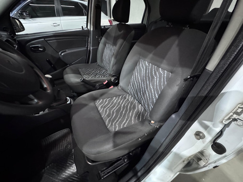 Renault Logan 1.0 AUTHENTIQUE 16V FLEX 4P MANUAL