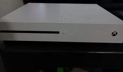 Microsoft Xbox One S 1tb Gears 5 Bundle Color Blanco (Usado)
