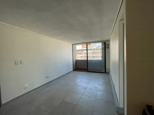 Amplio Departamento, A Pasos Metro Los Heroes