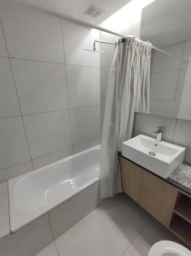 Amplio Ambiente Amoblado En Alquiler Temporal, Full Amenities