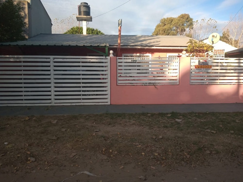 Imagen 8 de 18 de Casa Al Frente Amoblada - Calle 6 Nº 7392 Mar Del Tuyu