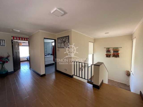 Venta Casa 1.100 Mts2, Piscina Temperada (104034)