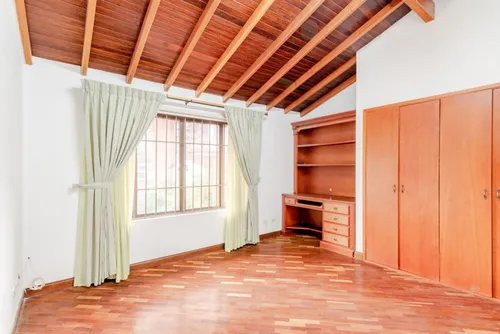 Casa En Venta En El Poblado. Cod V4490