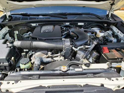 Imagen 15 de 18 de Toyota Fortuner Sr5 4x4