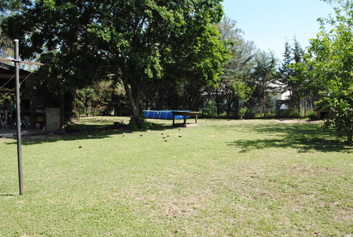 Casa En Venta En Roldan Centro Gran Jardin.