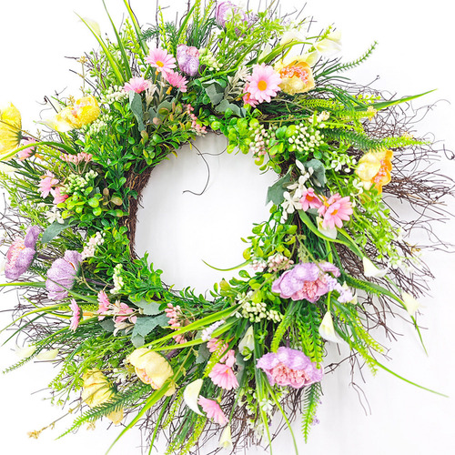 Casa De Primavera Y Verano Con Simulación De Flores Silvestr