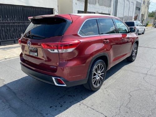 Imagen 6 de 9 de Toyota Highlander Limited 2019 Roja
