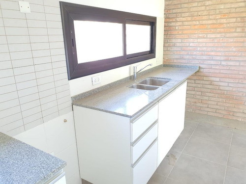 Imagen 8 de 21 de Casa De 2 Dormitorios En Venta Parrilla Jardín Roldan