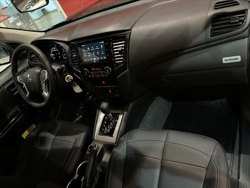 Mitsubishi L200 2.4 Triton Outdoor Gls Cab. Dupla 4X4 Aut. 4P