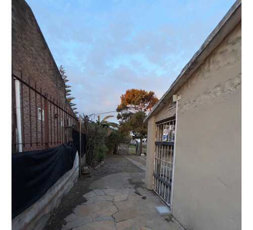 Casa A Reciclar En Atlántida Con Vista A Playa