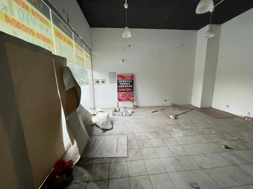 Arriendo Local Comercial De 67,82 M2, Metro Monte Tabor
