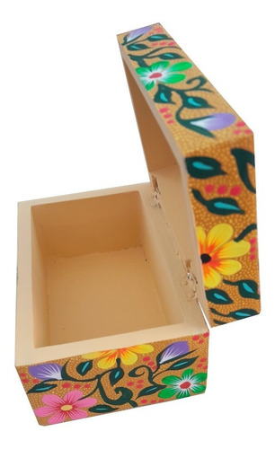 Imagen 3 de 4 de Caja De Madera De Copal Pintada A Mano Alusiva A Alebrijes