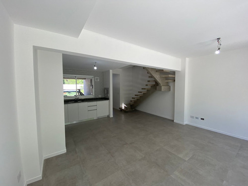Imagen 4 de 30 de Venta Triplex 5 Ambientes Tigre C/parrilla Jardín