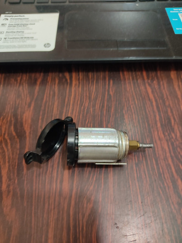 Toma Corriente/cargador Para Carro Usado/original. (Usado)