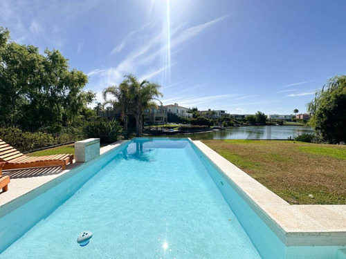 Impecable Casa En Alquiler Amoblado En Cabos Del Lago.