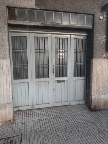 Imagen 7 de 8 de Venta Ph 2 Amb Con Cochera, A Refeccionar! Excelente Ubicación.