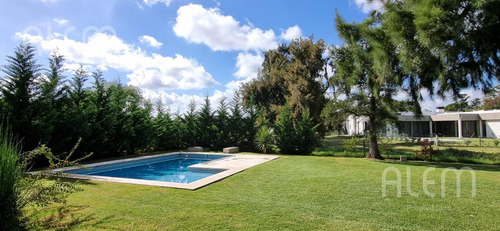 Campo Daromy | Casa En Venta 3 Dormitorios En Pb