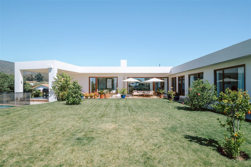 Excelente Casa Con Inmejorable Ubicación En Marbella