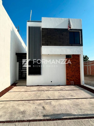 Casa En Venta En Colonia Diamantes Ii En Colima