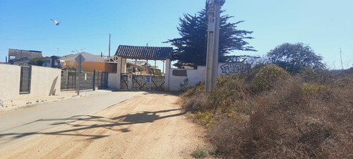 Venta De Casa En Condominio Rocas De Córdova, El Tabo.