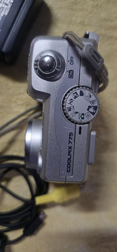 Camara Digital Nikon E775 Gris