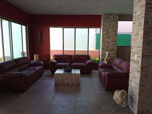 Casa En Venta Con Alberca Privada En Par Vial Jiutepec Morelos