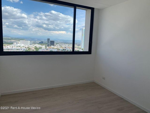 Se Vende Departamento Con Amplia Terraza Y Muy Iluminado 