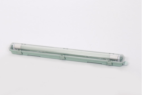 Plafon Aplique Estanco Para 1 Tubo Led 18w 60cm Cocin Geneve