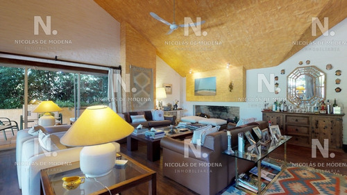 Venta De Casa 7 Dormitorios En Barrio Golf- Ref: 664