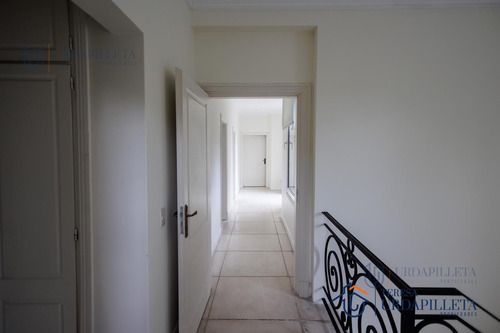 Casa De 5 Dormitorios En Venta- Lote De 2400m2 - Teresa Urdapilleta Propiedades