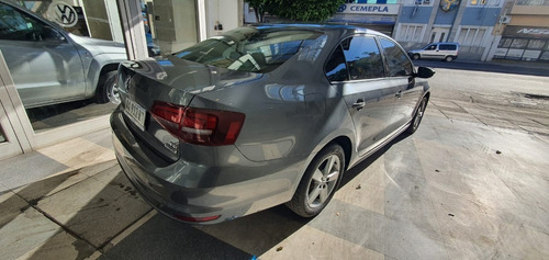 Imagen 4 de 12 de Volkswagen Vento 1.4 Comfortline Dsg 2017 Ft