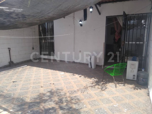 Casa En Venta En Condominio Las Palmas, Tuncingo, Acapulco