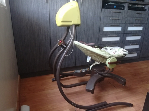 Imagen 3 de 5 de Mecedora Eléctrica Para Bebés Marca Fisher Price Usada