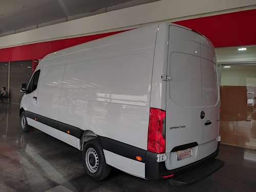 Mercedes-Benz Sprinter Furgão 2.2 Cdi 314 Street Longo Teto Baixo 9m3 5p 6 marchas